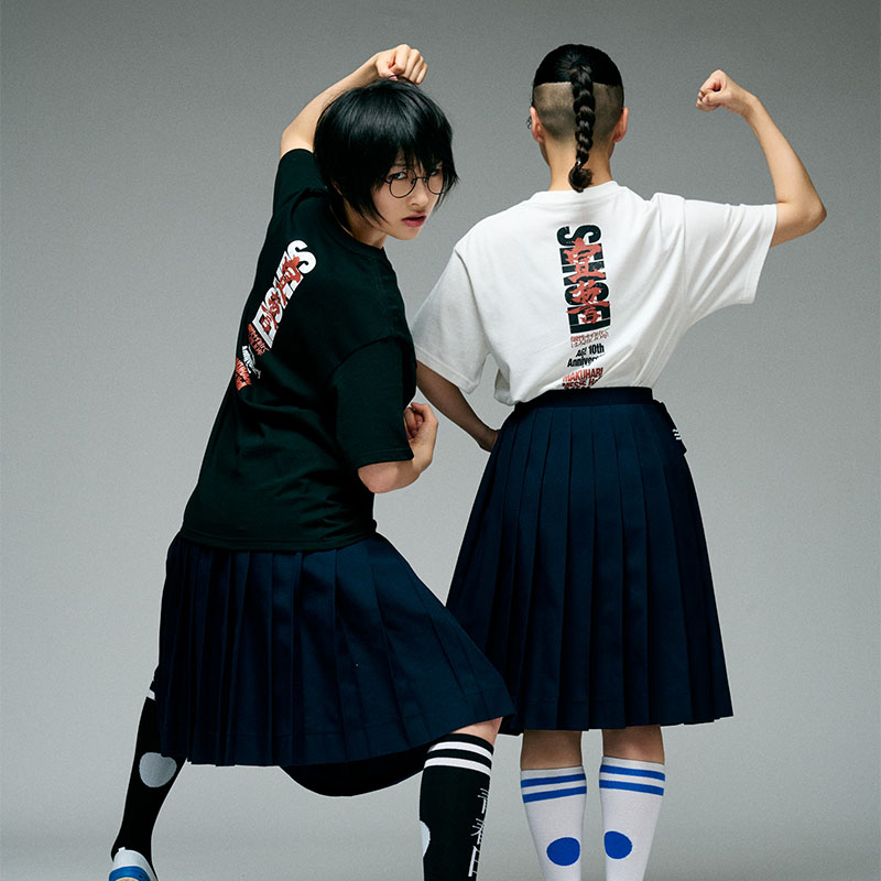 新しい学校のリーダーズ　熊手TEE 黒　Lサイズ 新しい学校の校章TEE（黒）【ASOBIMALL(アソビモール)】