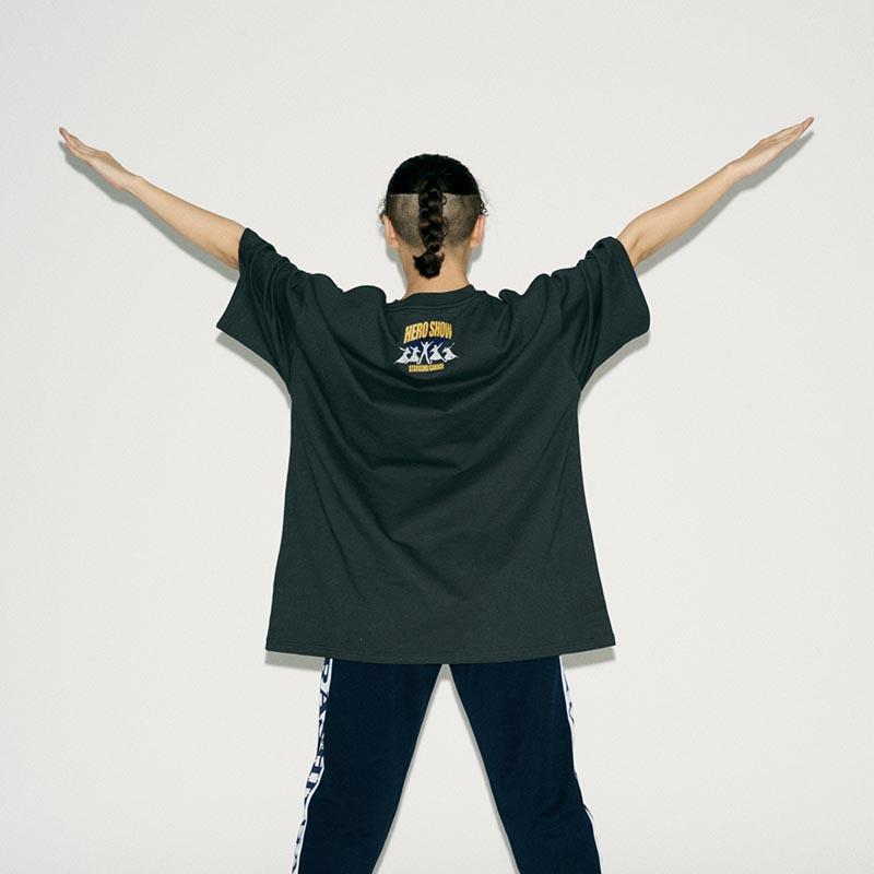 Hero Show TEE / BLACK Lサイズ　新しい学校のリーダーズ Hero Show TEE BLACK【ASOBIMALL(アソビモール)】