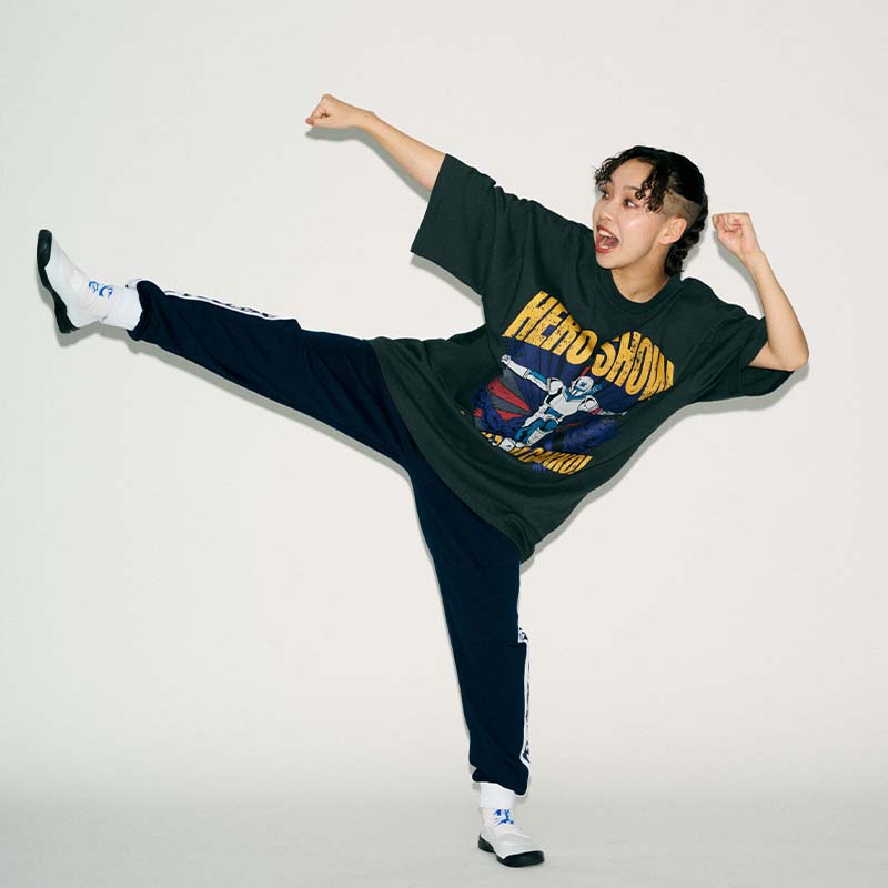 Hero Show TEE / BLACK Lサイズ　新しい学校のリーダーズ Hero Show TEE BLACK【ASOBIMALL(アソビモール)】