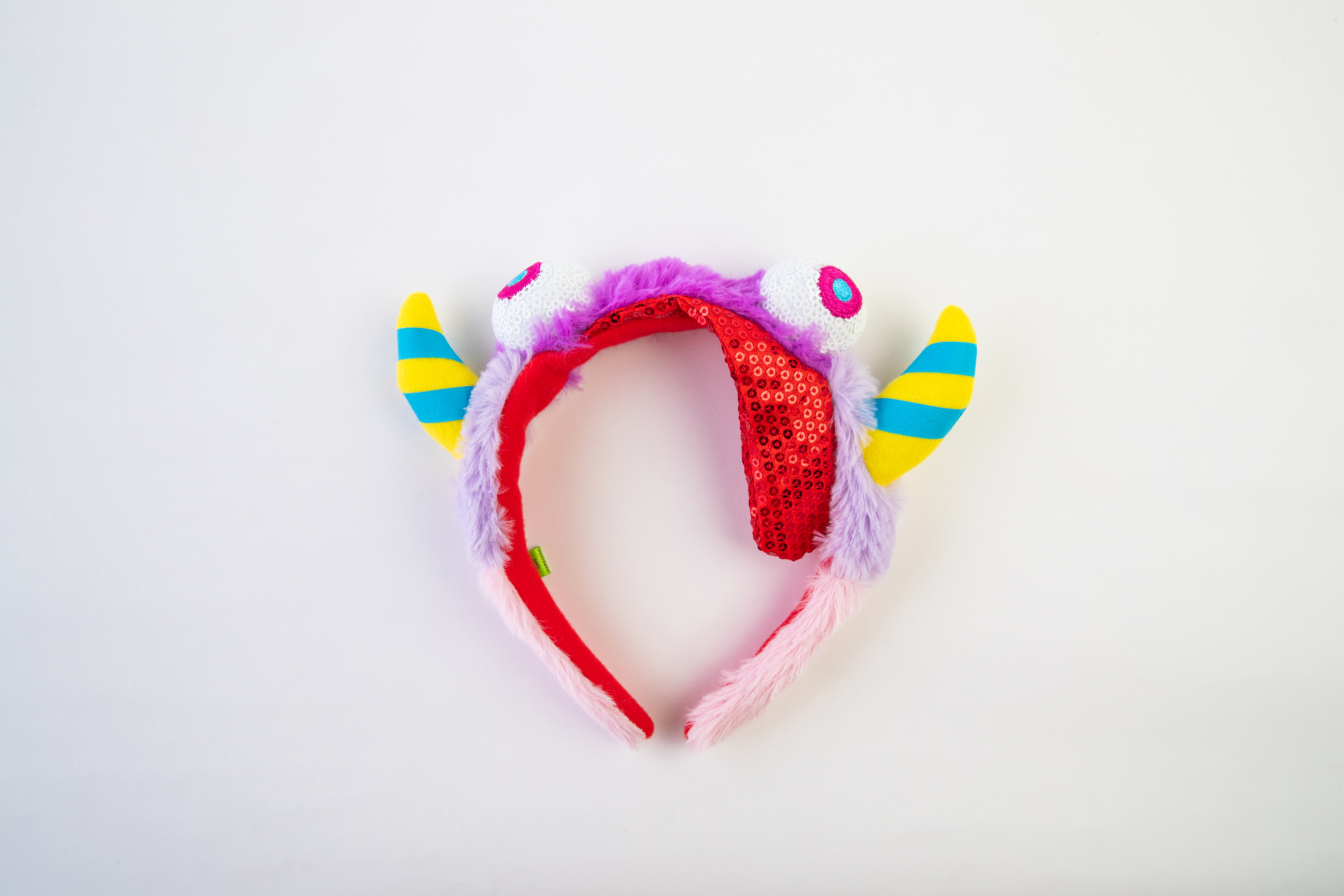 ぬいぐるみ Monster Cafe Ouioui Ty」のぬいぐるみを飾り付けたフォトスポット＆「Sweets Go
