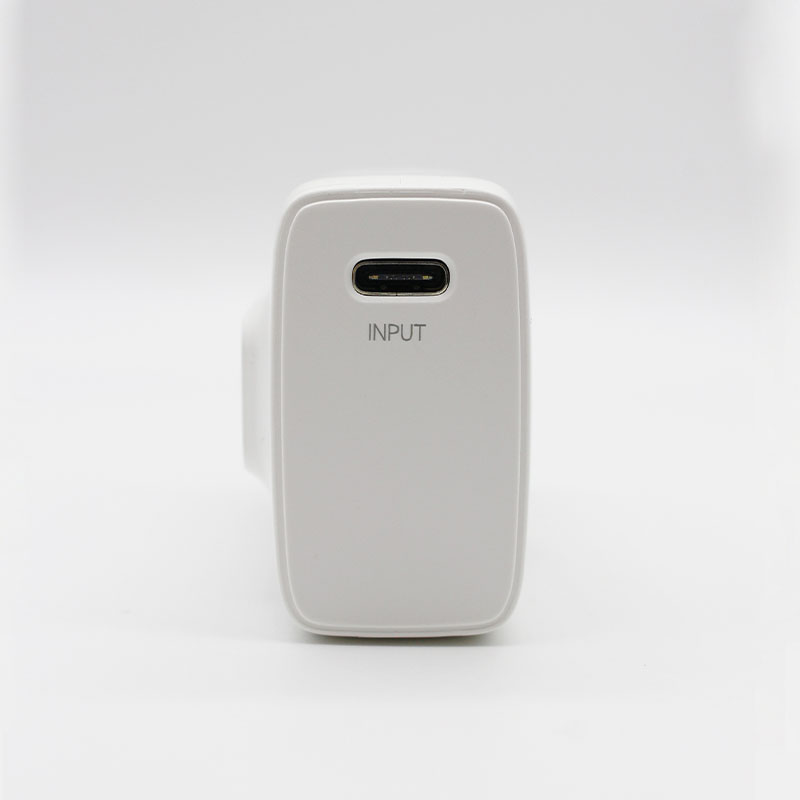 リチウムイオン充電器4000mAh Lightning / Type-C コネクタ付き
