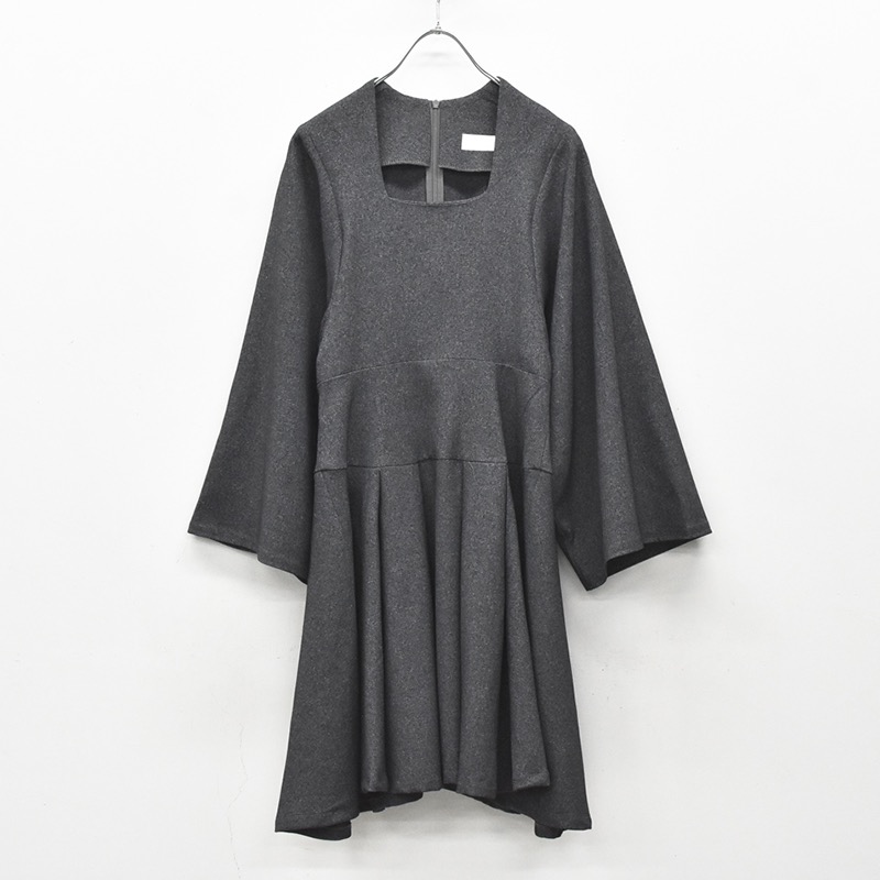 BORTSPRUNGT. 猫ワンピース新品タグ付き ワンピース【ニュースタアナウ】